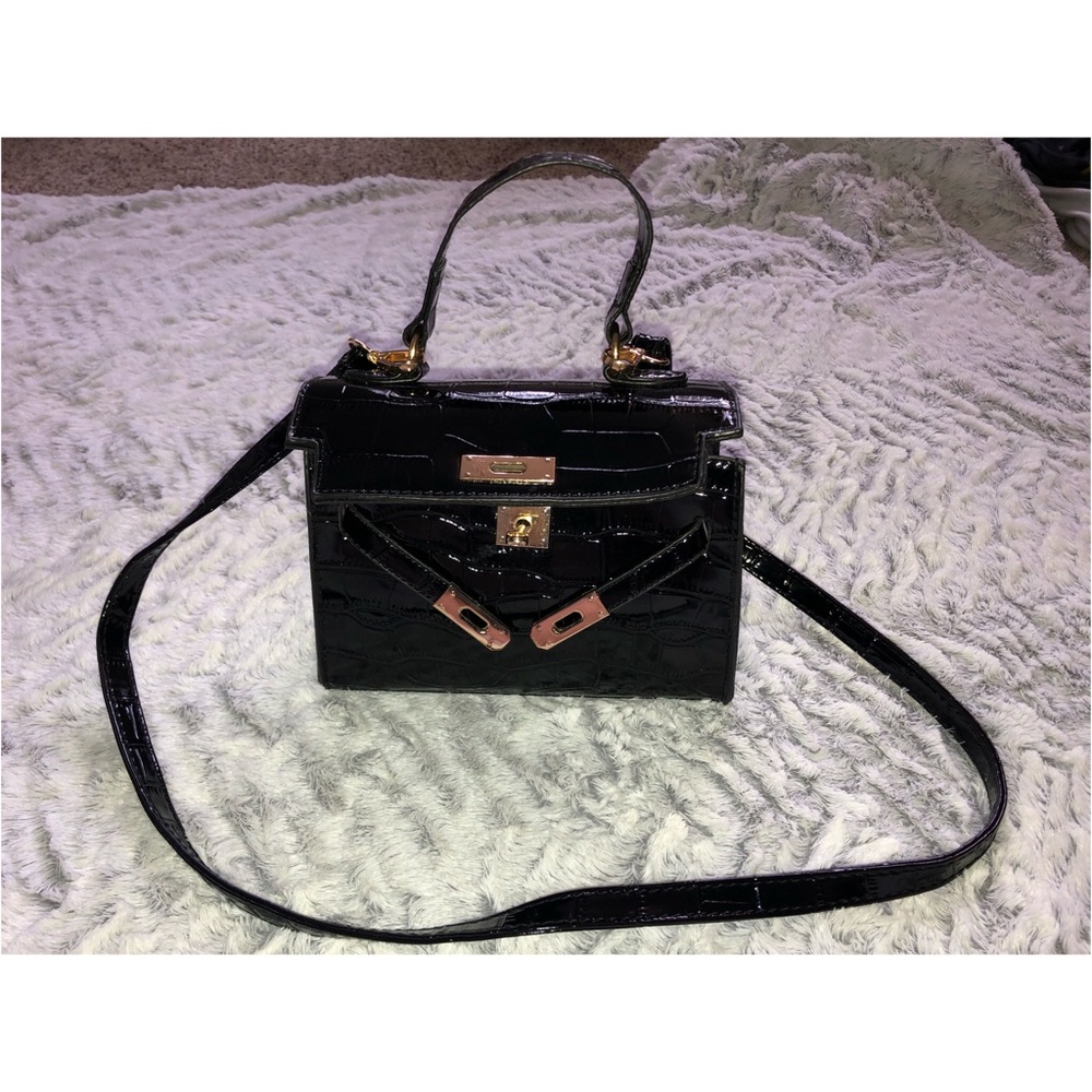 Black skin print crossbody